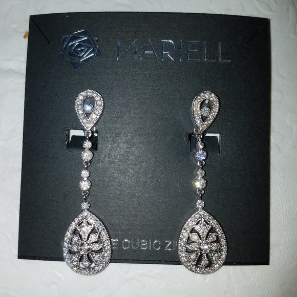 Clip on Earrings - Picture 2 of 3